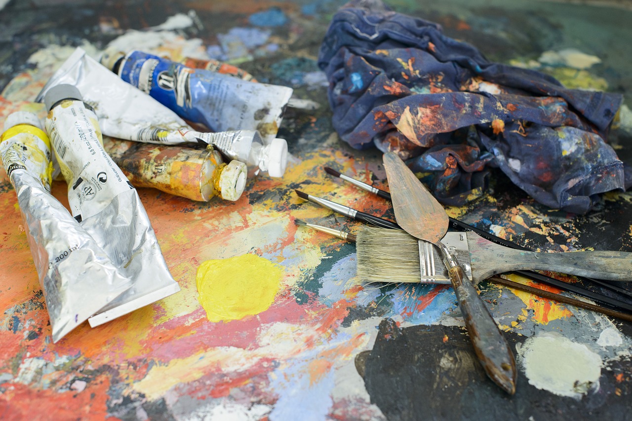 découvrez les meilleures couleurs de peinture pour agrandir visuellement vos pièces et donner une impression d'espace.